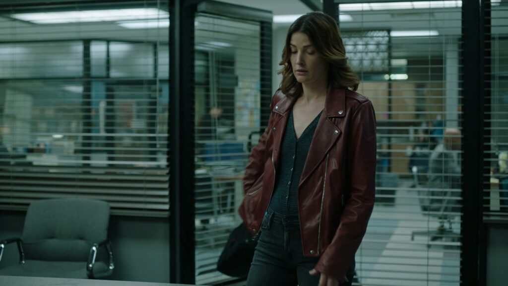 Cobie Smulders - Stumptown S01E13