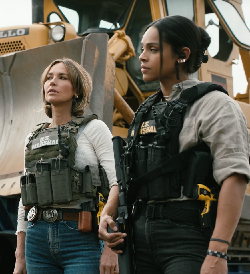 Arielle Kebbel, Ash Santos - Marshals S01E03