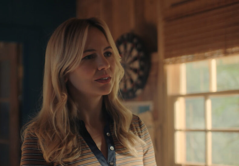 Adelaide Clemens - R.J. Decker S01E02