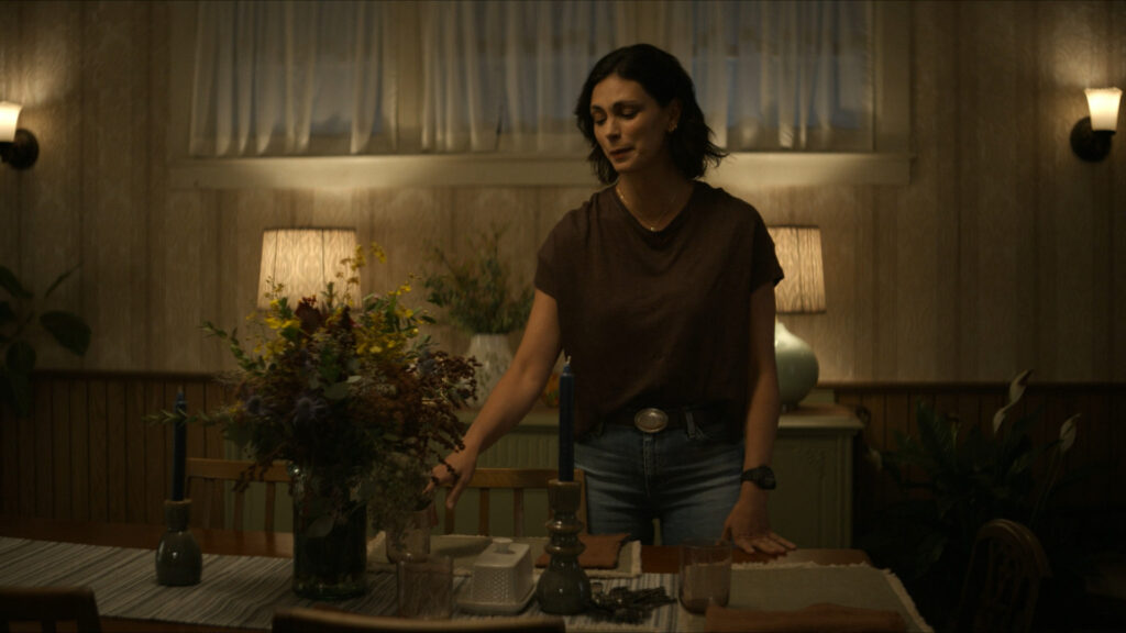 Morena Baccarin - Sheriff Country S01E11