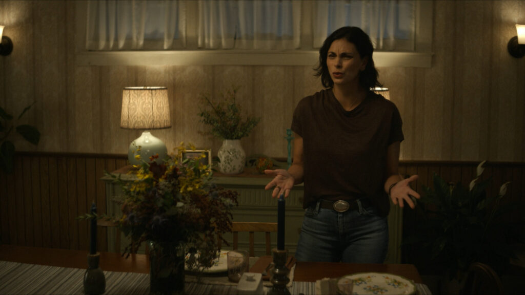 Morena Baccarin - Sheriff Country S01E11