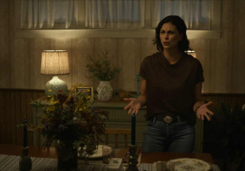 Morena Baccarin - Sheriff Country S01E11