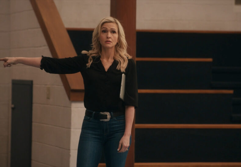 Jenn Lyon - Stumble S01E10