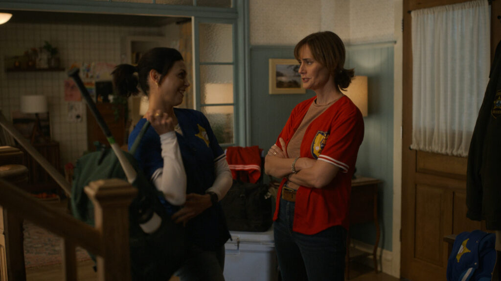 Morena Baccarin - Sheriff Country S01E13