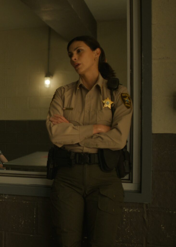 Morena Baccarin - Sheriff Country S01E13